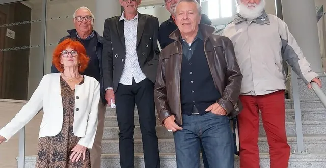 photo  les organisateurs, au premier rang, joëlle tanguy, adjointe à la culture et aux loisirs ; alain chennevière, musicien ; au second rang, guy midy, adjoint aux associations ; philippe madelaine, responsable des attractivités ; raymond chanu, animateur de concerts rock et yves jeanne, représentant l’assemblée citoyenne.  &copy;  ouest-france 