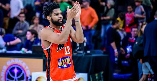 photo  trevor hudgins, le 26 avril 2025, lors de la finale de la coupe de france à bercy.  &copy;  photo : le maine libre - yvon loué 