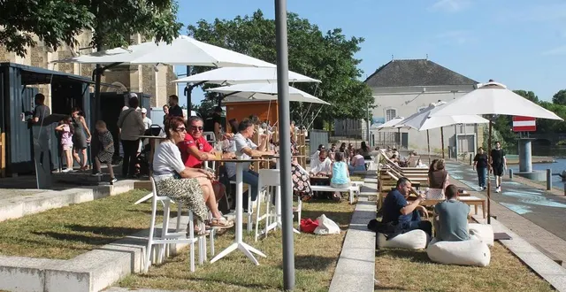photo  la guinguette la plaisance sur le port de sablé-sur-sarthe a profité d’un très beau temps pour le lancement de sa deuxième saison, jeudi 15 mai 2025.  &copy;  ouest-france 