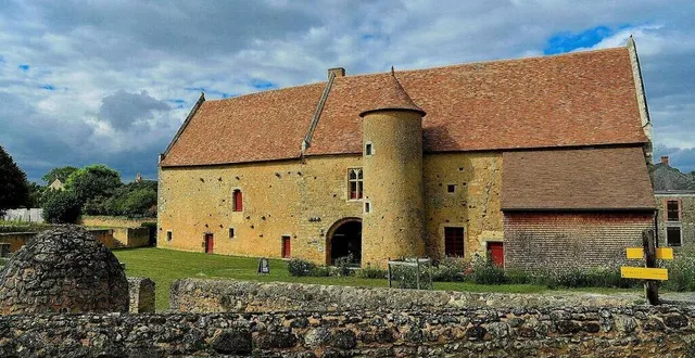 photo  parmi les cinq animations prévues en sarthe, le manoir d’asnières-sur-vègre sera à découvrir à la lueur des torches.  &copy;  archives le maine libre – yvon loué 
