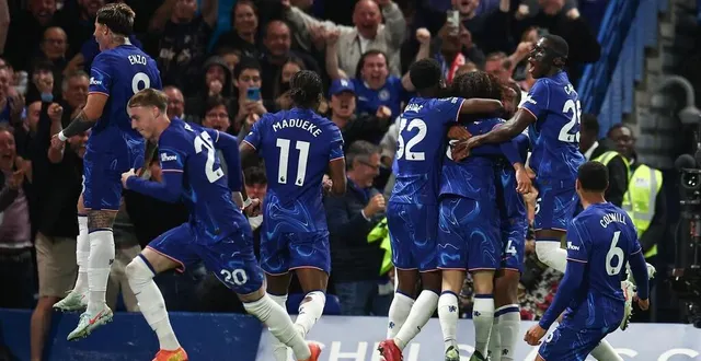 photo  chelsea a remporté son match de premier league et maintenu ses espoirs de qualification en ligue des champions.  &copy;  henry nicholls / afp 