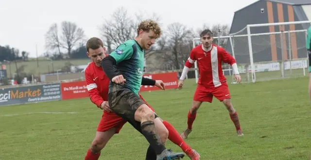 photo  les léopards de saint-georges (maillot rouge) et les réservistes alençonnais (maillot vert) veulent finir sur un succès.  &copy;  ouest-france 