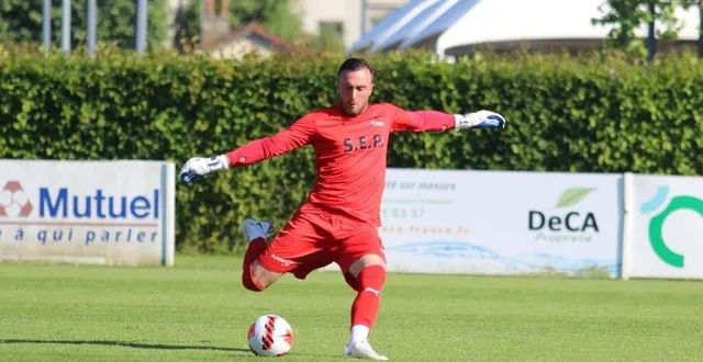 photo  romain hanquinquant.  &copy;  archives nathalie douley 