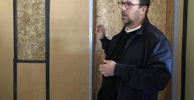 photo  simon plard, du cabinet pix architecture, a détaillé le mode de construction utilisé pour cette extension, ossature bois et isolation à base de paille.  &copy;  le maine libre 