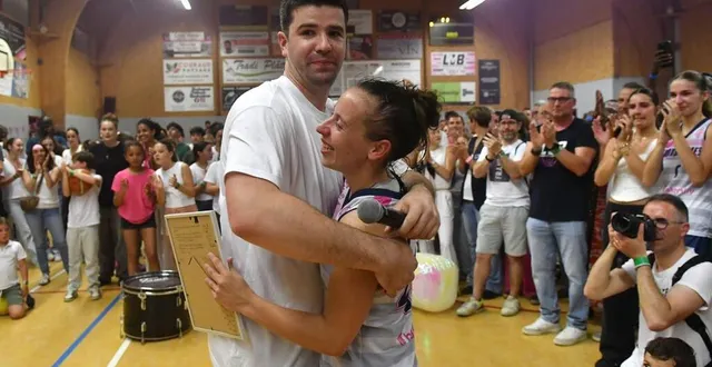 photo  thomas belaud, l’entraîneur de lamboisières, et perrine barré, meneuse qui arrête en fin de saison.  &copy;  co - michel durigneux 