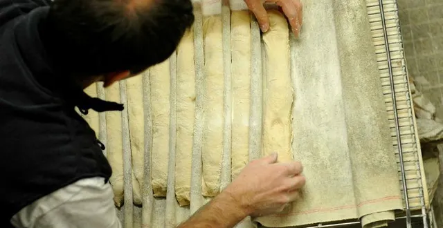 photo  le métier de boulanger a évolué. pour tirer leur épingle du jeu, ils sont bien souvent obligés de se transformer en véritables chefs d’entreprise.  &copy;  franck dubray, ouest france 