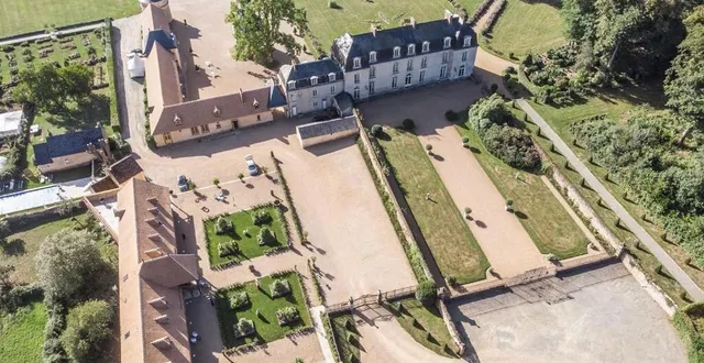 photo  le domaine de la groirie est situé dans un cadre exceptionnel à quelques minutes du mans.  &copy;  domaine de la groirie 