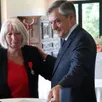 photo françois fillon a remis la légion d’honneur à son amie martine crnkovic.