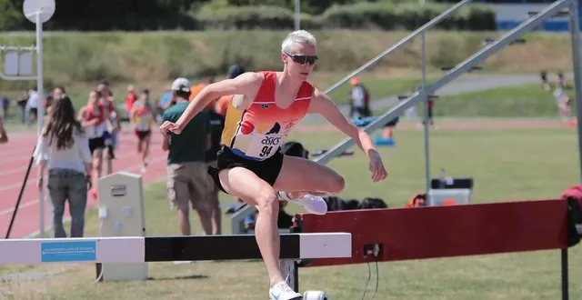photo  oscar thébaud a écrasé la concurrence sur le 3 000 m steeple, et offert 1 000 points précieux à l’ouest vendée athlétisme.  &copy;  philippe naudin 