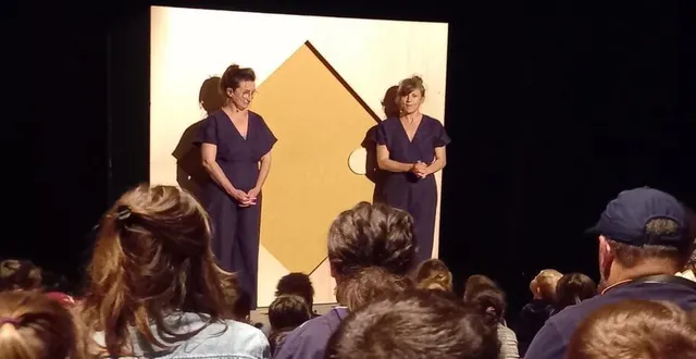 photo  « karl », spectacle éminemment inventif créé à partir des pièces du tangram, a offert au public une jolie histoire nimbée de poésie.  &copy;  ouest-france 