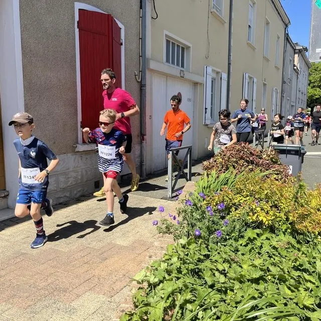 photo parents et enfants ont pu courir ensemble lors de la foulée des familles.  ©  ouest-france