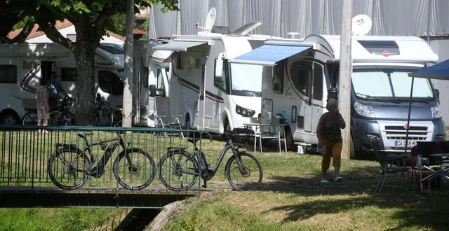 photo  combien de temps un camping-car peut-il rester garé sur une place ? (photo d’illustration).  &copy;  co - marie delage 