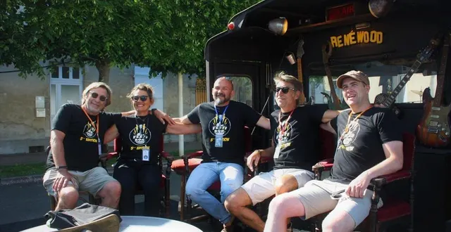 photo  la bande d’amis du festi’rok, michel, annie, loïc, sylvain et nico, impatiente d’accueillir le public.  &copy;  loïc malet 