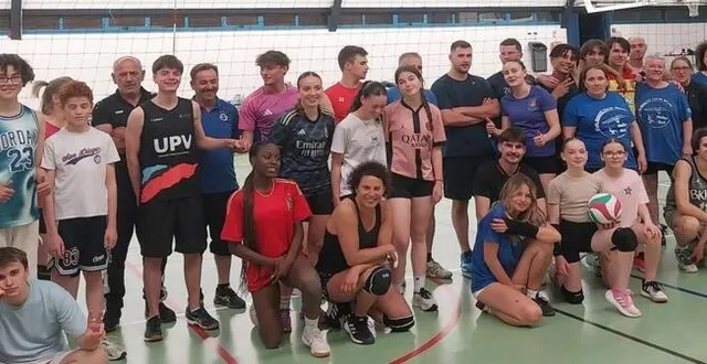 photo  vendredi soir, le club a réuni une cinquantaine de jeunes et adultes, pour un tournoi loisirs en équipes composées de toutes générations. samedi 21 juin, dans l’après-midi, le club proposera un tournoi plein air au plan d’eau.  &copy;  ouest-france 