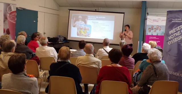 photo  le docteur audrey bidault diallo, présidente de bien vieillir en sarthe, a animé une conférence.  &copy;  le maine libre 