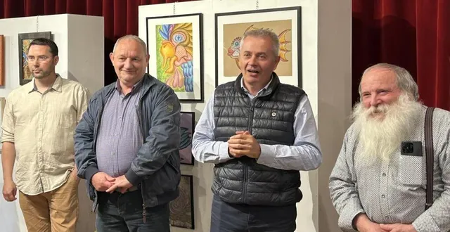 photo  philippe richard et thierry lemonnier étaient présents lors du vernissage  de l’exposition aux côtés de l’artiste olivier clément.  &copy;  ouest-france 