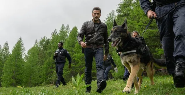 photo  mikaël fitoussi reprend son rôle du lieutenant pascal renart.  &copy;  françois lefebvre - france télévisions 