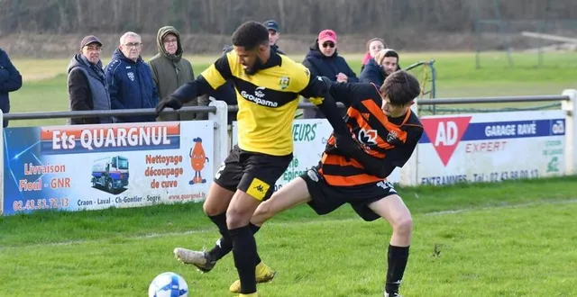 photo  beaumont, ici face à entrammes (mayenne), cette saison, va découvrir le r2 pour la première fois de son histoire.  &copy;  david genouel 