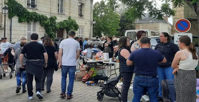 photo  dimanche, les rues du centre-bourg vont accueillir une quarantaine de stands.  &copy;  archives ouest-france 