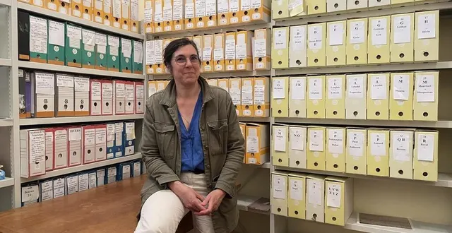 photo  hélène de courrèges au milieu des archives et documents collectés depuis 2006 en vue de faire béatifier dom guéranger, le sabolien qui a relancé l’abbaye de solesmes.  &copy;  ouest-france 