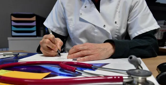 photo  le dernier médecin parignéen limite son exercice à la pédiatrie et à la gynécologie.   &copy;  illustration le maine libre 