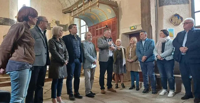 photo  samedi matin, l’église de saint-malo a fait salle comble, élus, membres de l’association les amis de l’église de saint-malo, mécènes, représentant de la fondation du patrimoine et visiteurs se sont réunis pour l’inauguration du baldaquin datant du xve siècle.  &copy;  ouest-france. 