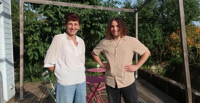 photo  les verchers-sur-layon, jeudi 15 mai. devenue hébergeuse du dispositif mis en place par habitat jeunes du saumurois, déborah théobald accueille sacha paris, stagiaire au bioparc, pendant deux mois.  &copy;  co - yvan georget 