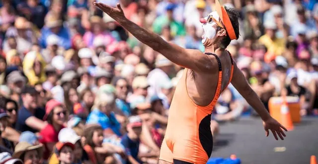 photo  en clôture des rendez-vous de saint-lyphard en 2025 : le spectacle du clown-mime chilien tuga.  &copy;  sébastien parot 