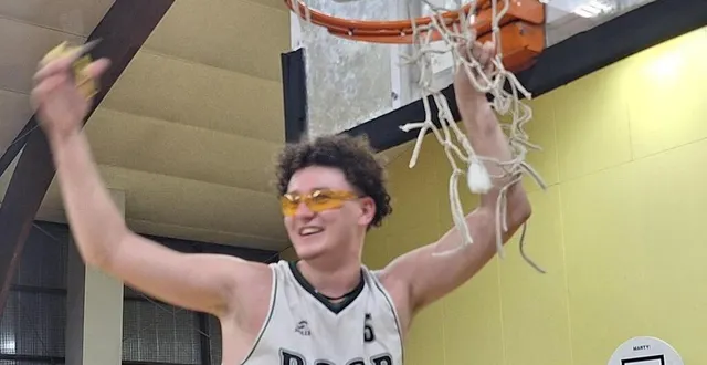 photo  comme le veut la tradition, luca guillot s’est chargé de découper le filet.  &copy;  co 