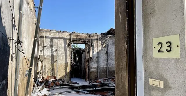 photo  une femme est décédée dans l’incendie de sa maison dans la nuit de mercredi 21 à jeudi 22 mai dans le maine-et-loire.  &copy;  photo co - lucas rojouan 