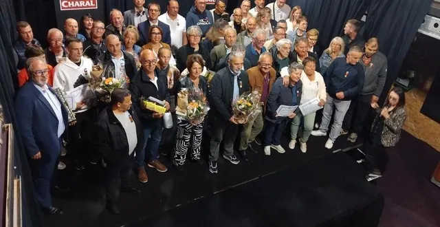 photo  cinquante et un salariés de l’entreprise charal se sont vus remettre la médaille de travail.  &copy;  ouest-france 