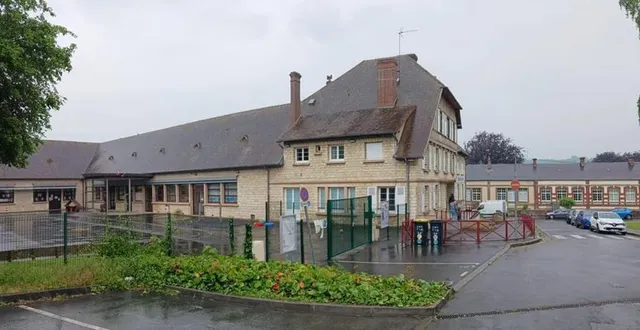 photo  les écoliers de la maternelle (à gauche) feront leur rentrée en septembre sur le site de l’école gustave-flaubert (à droite), si les délais du chantier sont tenus.  &copy;  ouest-france 