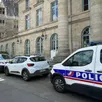 photo  la police est rapidement intervenue au tribunal pour cueillir le condamné, qui ignorer être frappé d’un mandat d’arrêt. 