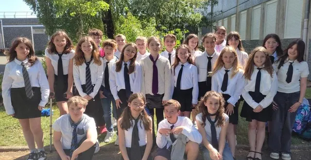 photo  l’on se croyait dans un établissement britannique.  &copy;  collège conlie 