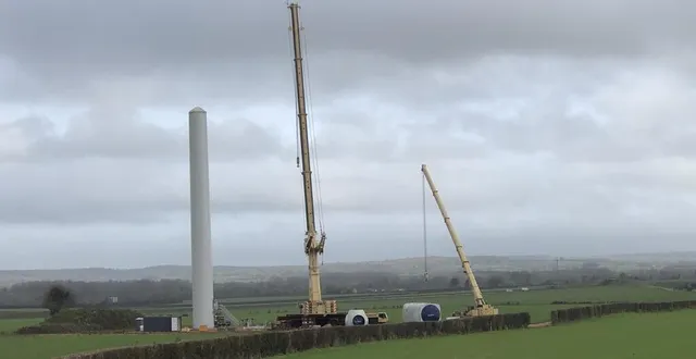 photo  le parc éolien de moulins-sur-orne (ici son chantier en novembre 2022) compte quatre machines. une extension de trois nouveaux mâts est étudiée par les services de la préfecture de l’orne  &copy;  . archives ouest-france 