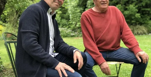 photo  laurent koenig, président de l’association jazz maine, et gilles brandel, le trésorier, préparent le festival jazz en jardins ce dimanche 25 mai à port-thibault.  &copy;  co – emmanuel poupard 