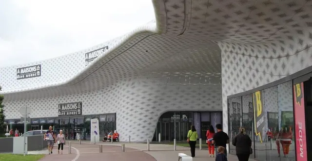 photo  une nouvelle boulangerie s’installe à l’atoll, près d’angers.  &copy;  archives ouest-france 
