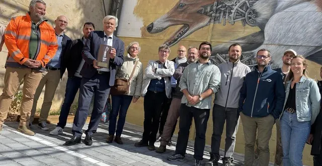 photo  le nouveau parking de la rue voltaire devrait être disponible en début de semaine prochaine, au mans (sarthe). en costume, le maire et président de le mans métropole, stéphane le foll.  &copy;  ouest-france 