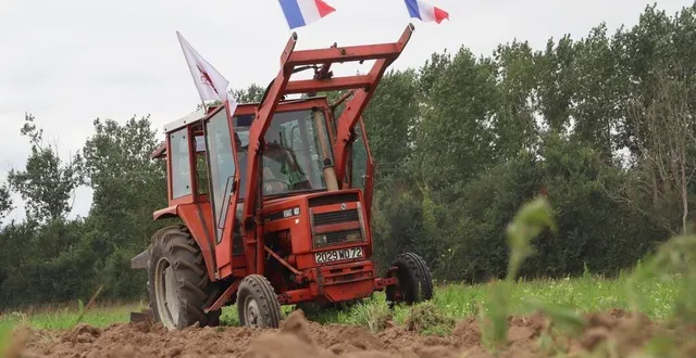 photo  49 tracteurs, des années 1960 à 1980, prendront la route ce samedi 24 mai 2025 depuis l’ancienne gare de ségrie.  &copy;  archives ouest-france 
