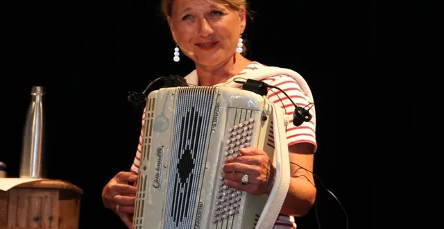 photo  henriette et son accordéon propose de partager un moment en chansons.  &copy;  ouest-france 