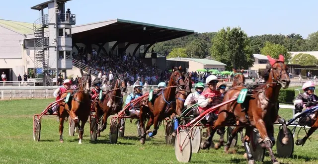 photo  six courses de trot attelé sont à l’affiche de cette réunion mixte sur l’hippodrome de sablé-sur-sarthe, dimanche 25 mai 2025.  &copy;  archives ouest-france 