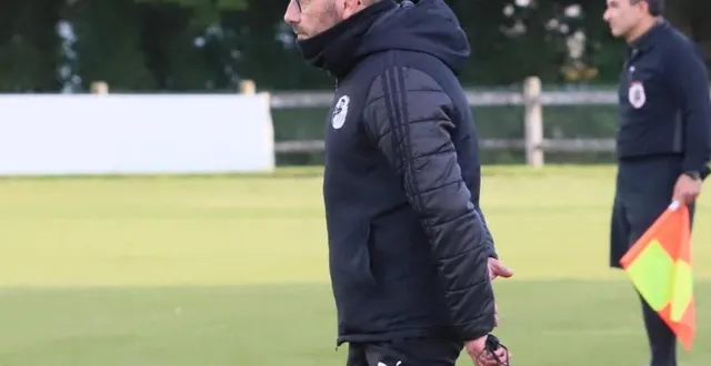 photo  stéphane périnet, entraîneur de la ferté/bagnoles.  &copy;  ouest-france 