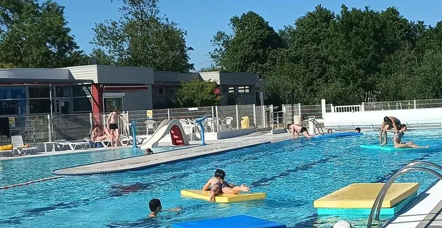 photo  soleil et ciel bleu étaient au rendez-vous pour la réouverture de la base aqualudique de loué samedi 17 mai.  &copy;  ouest-france 