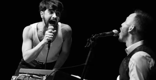 photo  alexandre giet et camilo en spectacle.  &copy;  greg bertrand 