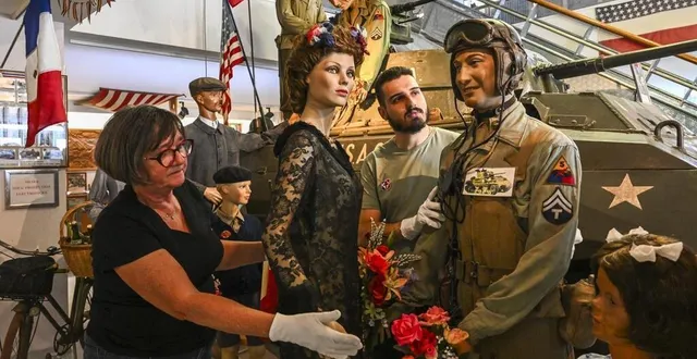 photo  nathalie thiebaud et rémi pasquet en plein travail d’inventaire. le musée regorge de centaines et de centaines d’objets.  &copy;  le maine libre - denis lambert 