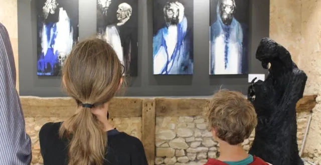 photo  iloune, 11 ans, et mahaud, 7 ans, ont tous deux acquis une œuvre.  &copy;  le maine libre 