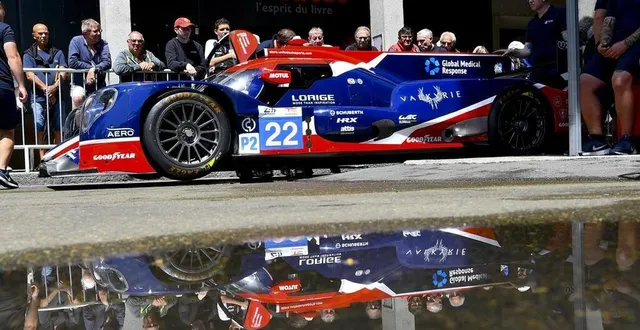 photo  le pesage est l’occasion d’approcher de près les voitures de course.?  &copy;  archives le maine libre – yvon loue 