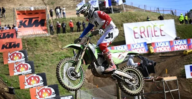 photo  romain febvre (fra, kawasaki) vainqueur du grand prix de france à ernée (mayenne), en catégorie motocross mxgp, ce dimanche 25 mai 2025.  &copy;  marc ollivier/ouest-france 