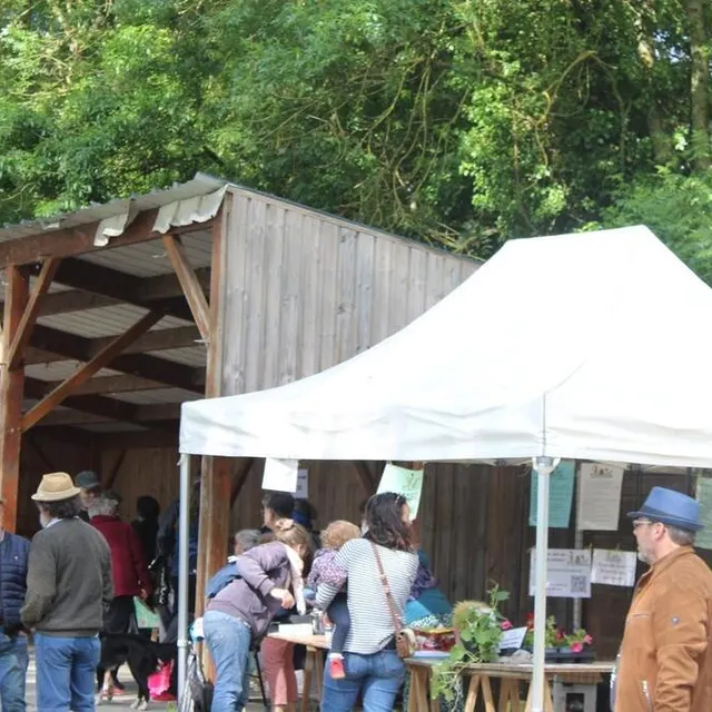 photo plusieurs stands étaient présents.  ©  co