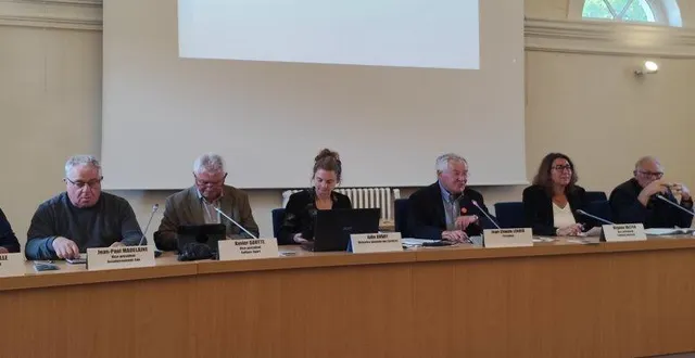 photo  le conseil communautaire s’est réuni jeudi soir, avec une séance assez rapide et un ordre du jour restreint.  &copy;  ouest-france 